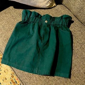 (3 for $15) Forest Green Skirt with Pockets - M